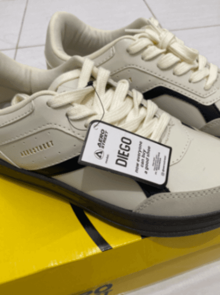 Sepatu aerostreet diego natural 41